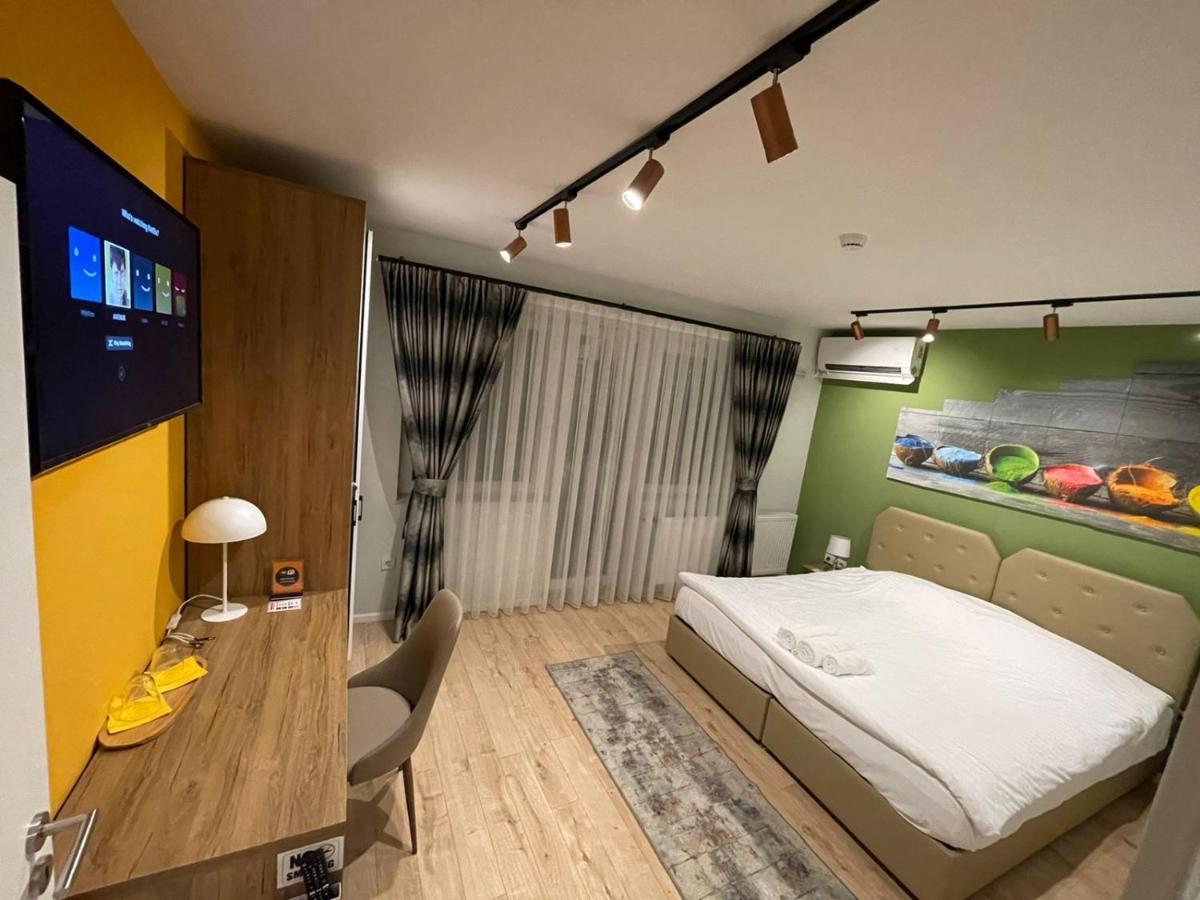 Avenue Apartment Prishtine Bagian luar foto